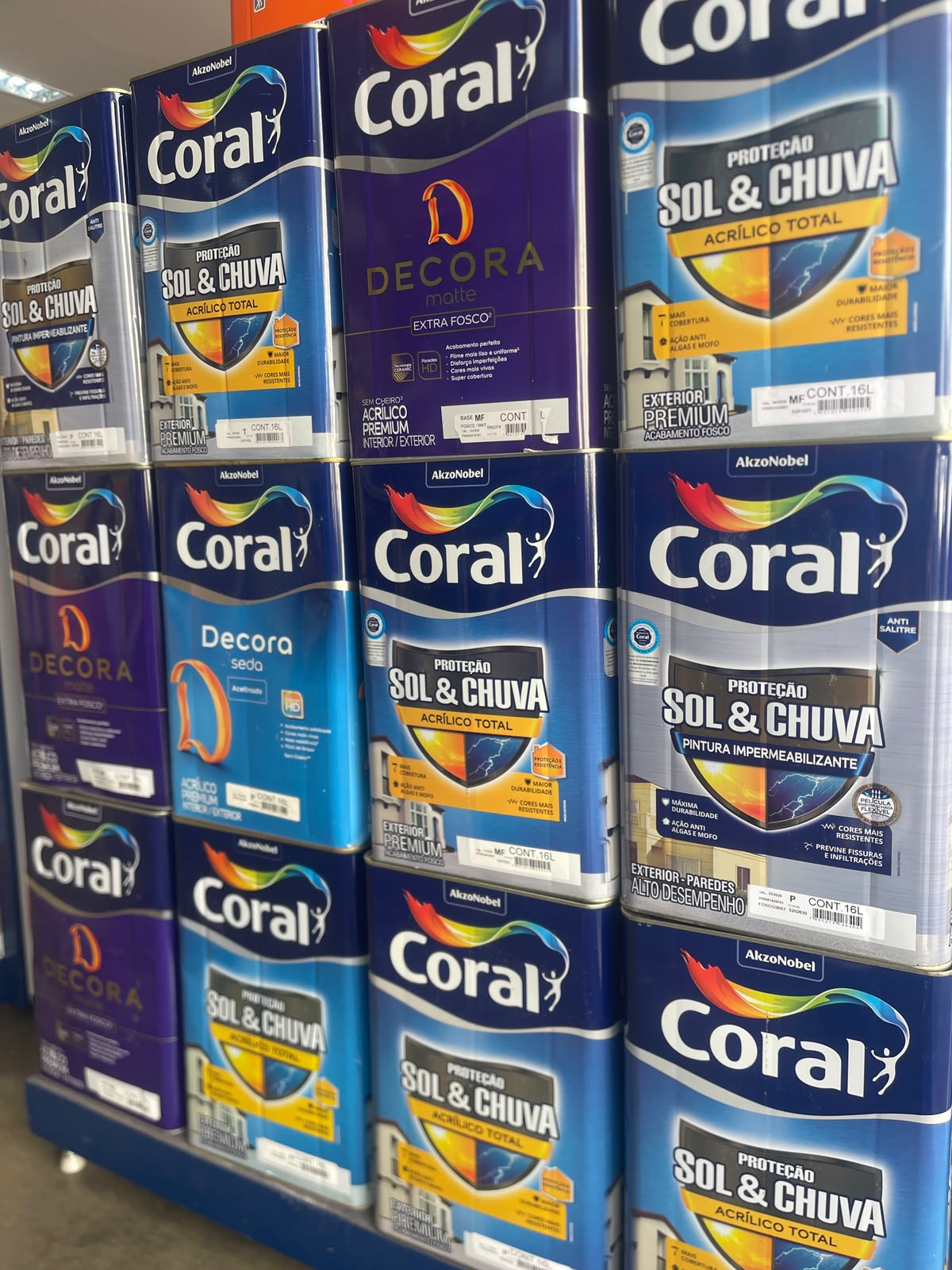 Linha de tintas Coral na Mil Cores Tintas